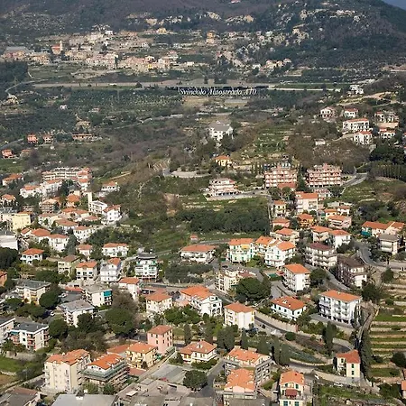 Tra Gli Ulivi Pietra Ligure