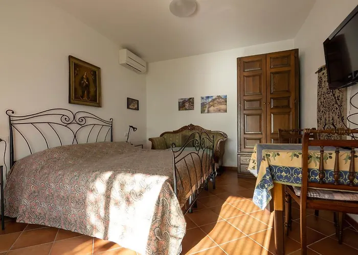 B&B Tra Gli Ulivi 피에트라리구레