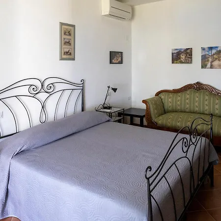 Tra Gli Ulivi فندق مبيت وإفطار