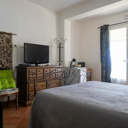 Oda ve Kahvaltı Tra Gli Ulivi Pietra Ligure