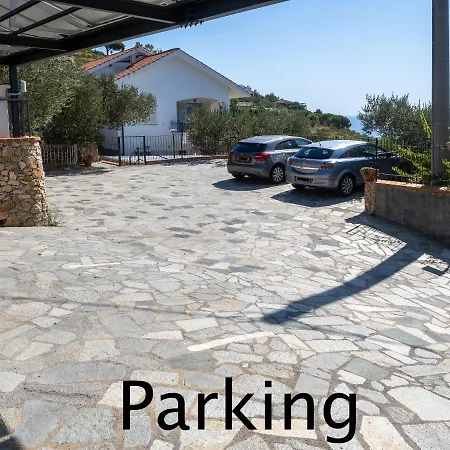 Tra Gli Ulivi * Pietra Ligure