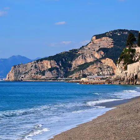 Couette-café Tra Gli Ulivi Pietra Ligure