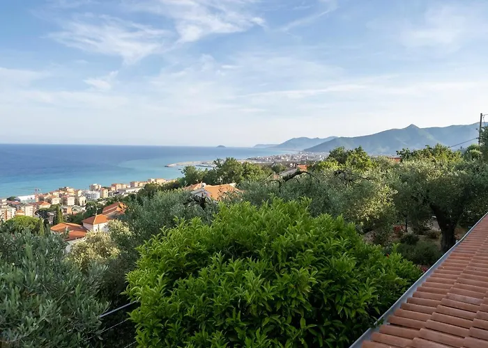 Tra Gli Ulivi 3* Pietra Ligure