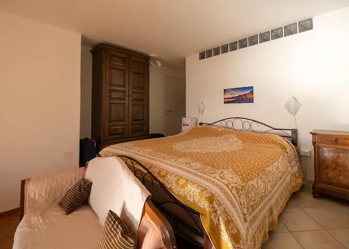 Bed & Breakfast Tra Gli Ulivi 3*