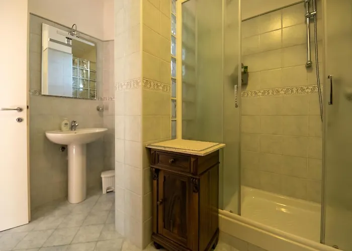 Tra Gli Ulivi 3* Pietra Ligure