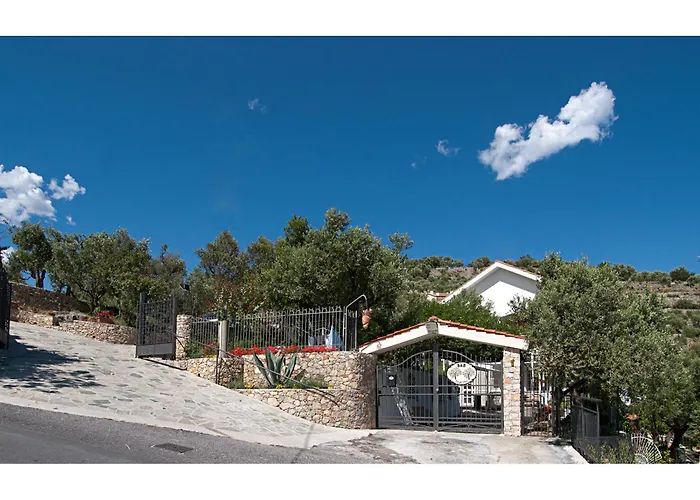 Tra Gli Ulivi Bed & Breakfast