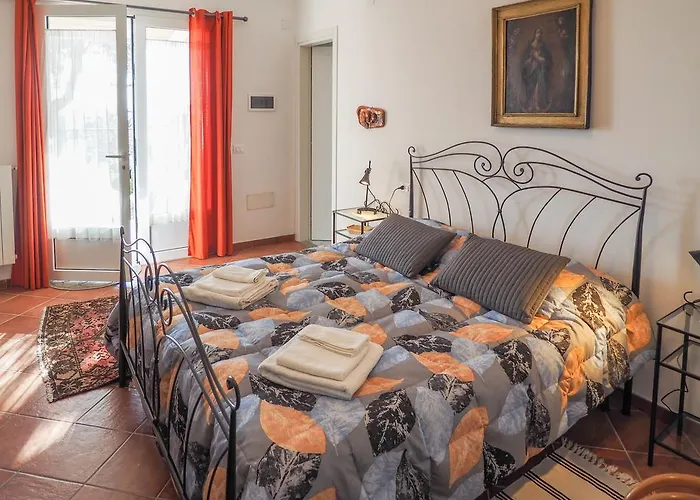 Bed & Breakfast Tra Gli Ulivi Pietra Ligure