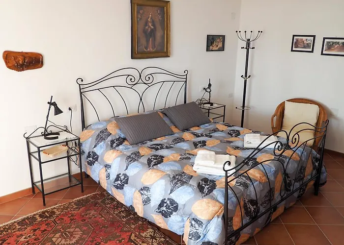 Tra Gli Ulivi Bed & Breakfast Pietra Ligure