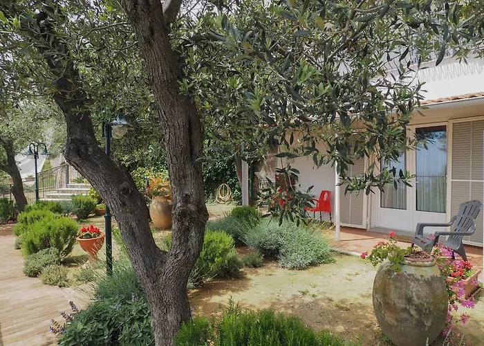 Bed & Breakfast Tra Gli Ulivi Pietra Ligure